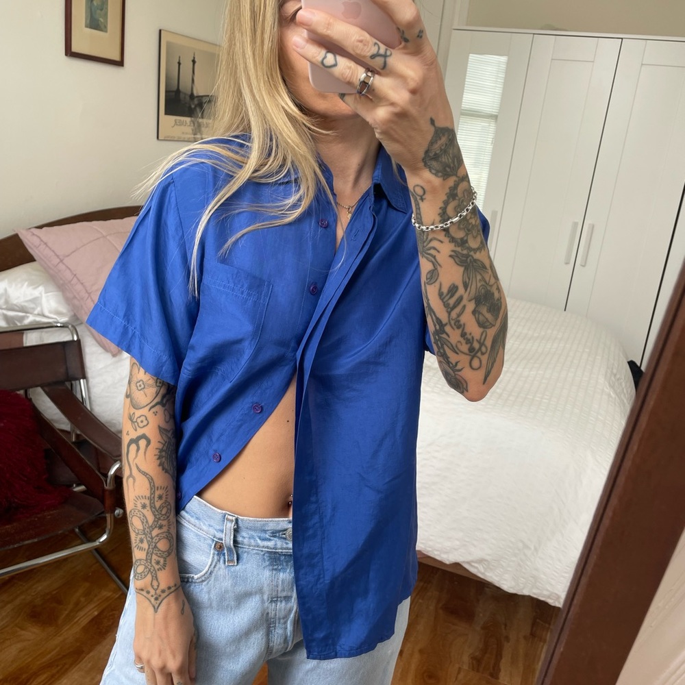 FRENCH SILK SHORT SLEEVE BUTTON UP SHIRT